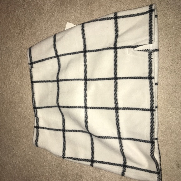 Plaid mini skirt - Picture 2 of 2